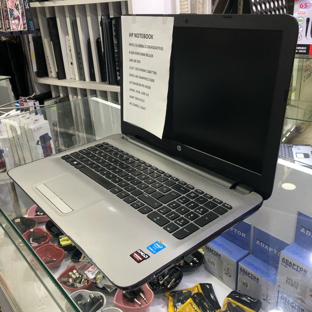 HP İ5 5.NESİL 8GB DDR3 RAM 240GB SSD ATİ RADEON R5 M300 EKRAN KARTLI NOTEBOOK
